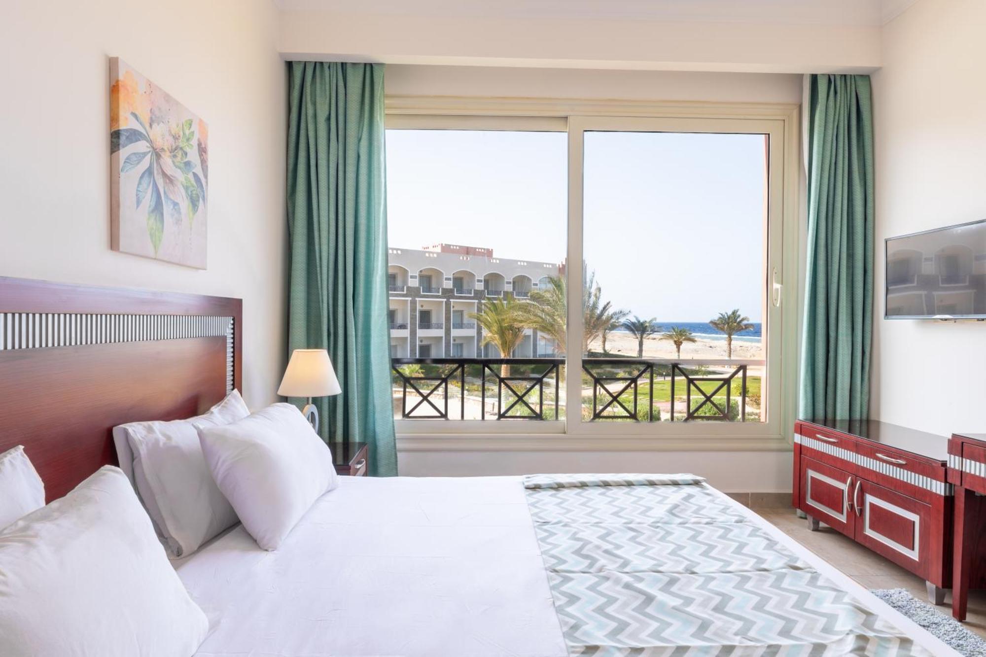Oyster Bay Beach Resort Abu Dabab Exteriér fotografie