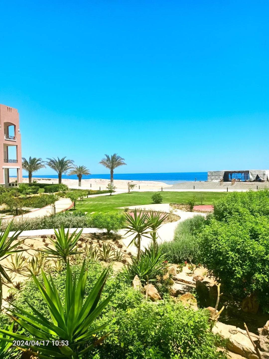 Oyster Bay Beach Resort Abu Dabab Exteriér fotografie