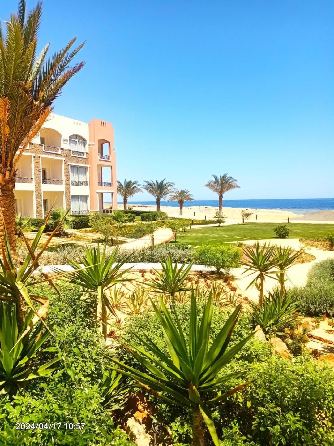 Oyster Bay Beach Resort Abu Dabab Exteriér fotografie