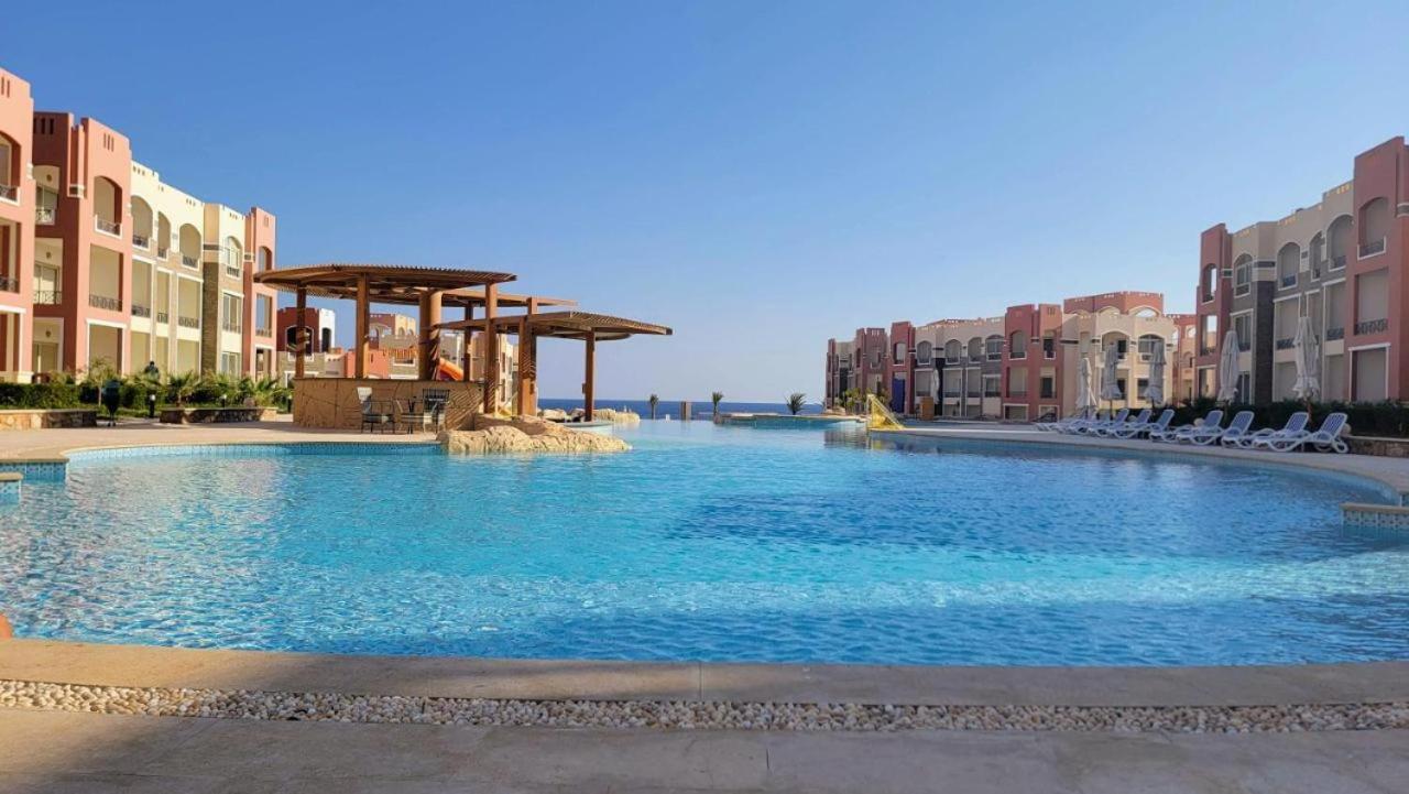 Oyster Bay Beach Resort Abu Dabab Exteriér fotografie