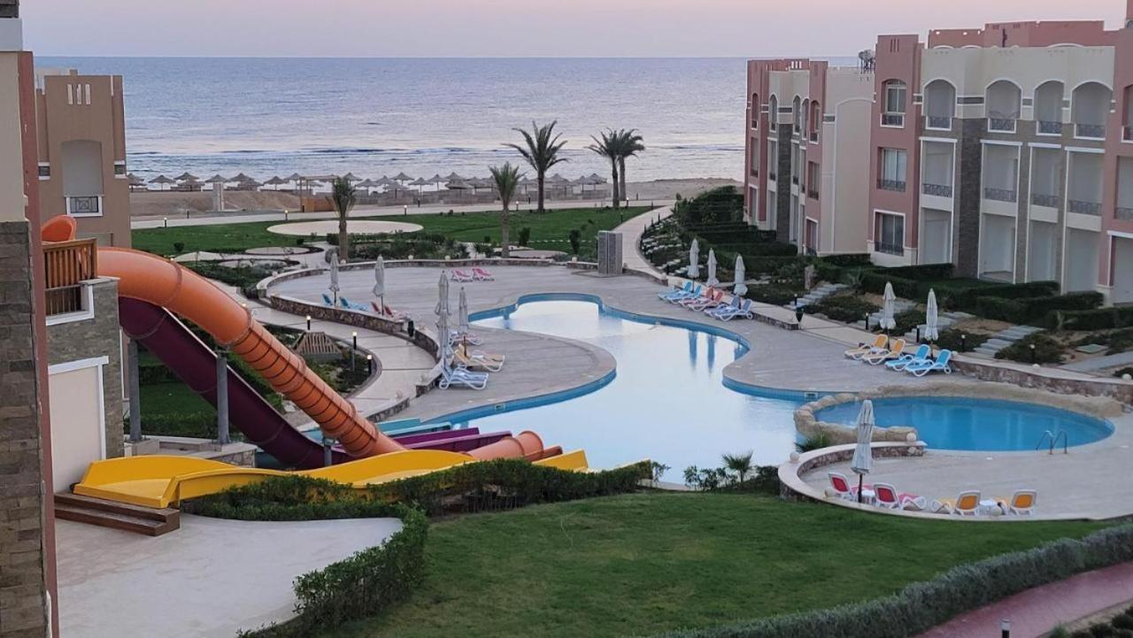 Oyster Bay Beach Resort Abu Dabab Exteriér fotografie