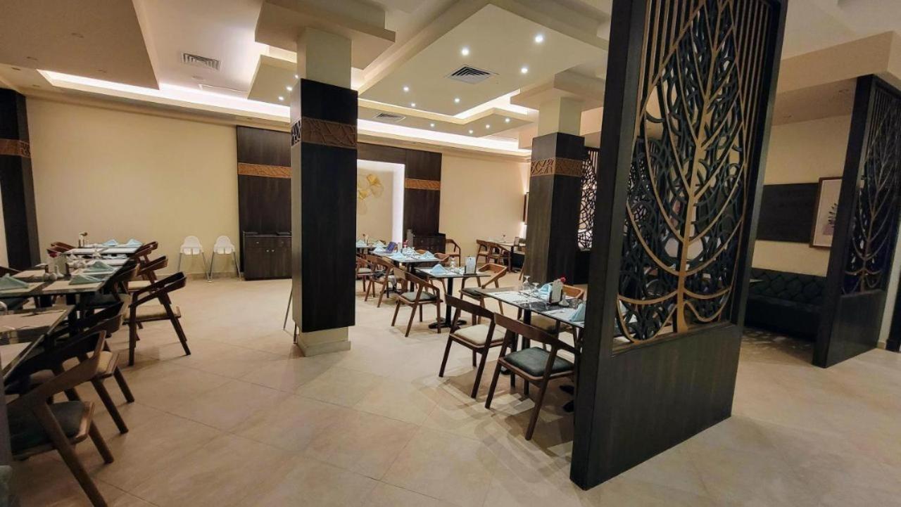 Oyster Bay Beach Resort Abu Dabab Exteriér fotografie
