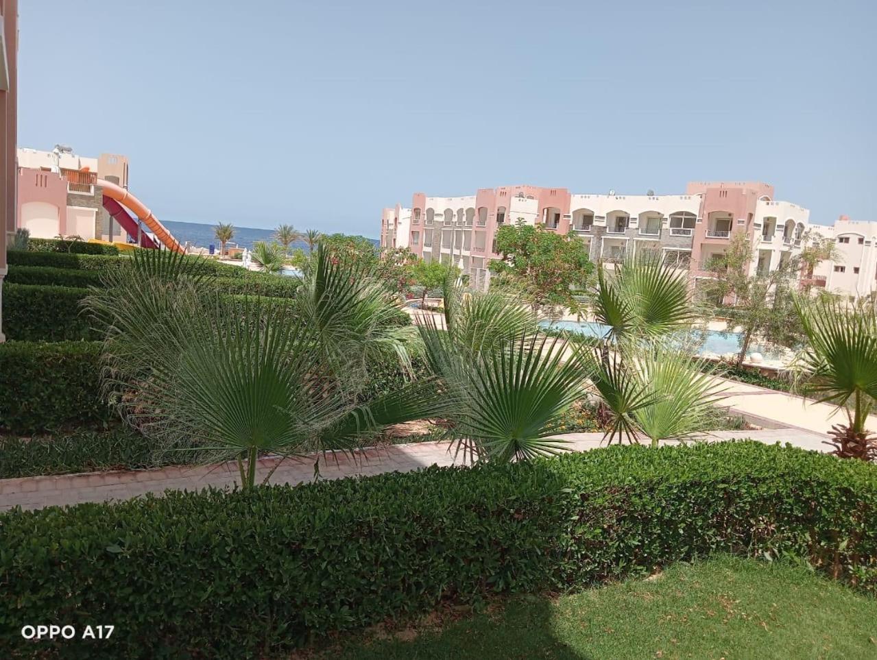 Oyster Bay Beach Resort Abu Dabab Exteriér fotografie